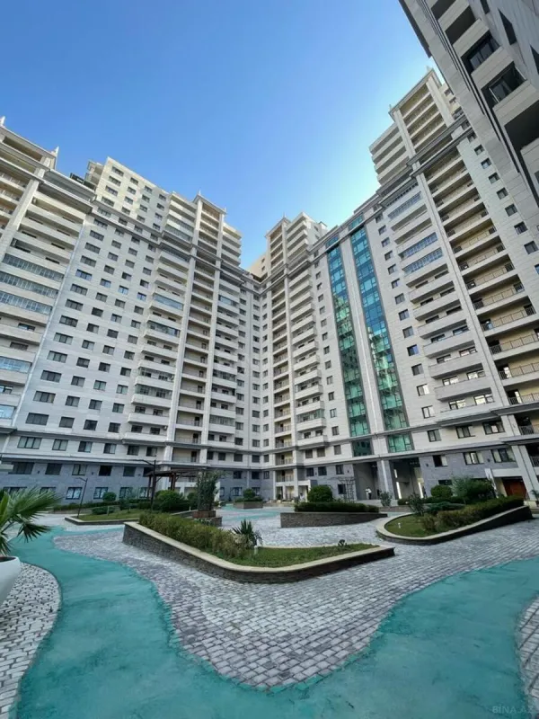 Satılır 3 otaqlı mənzil 136 m²