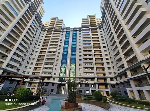 Satılır 3 otaqlı mənzil 136 m² — Bakı, İnşaatçılar 3 otaq 136.00 m²