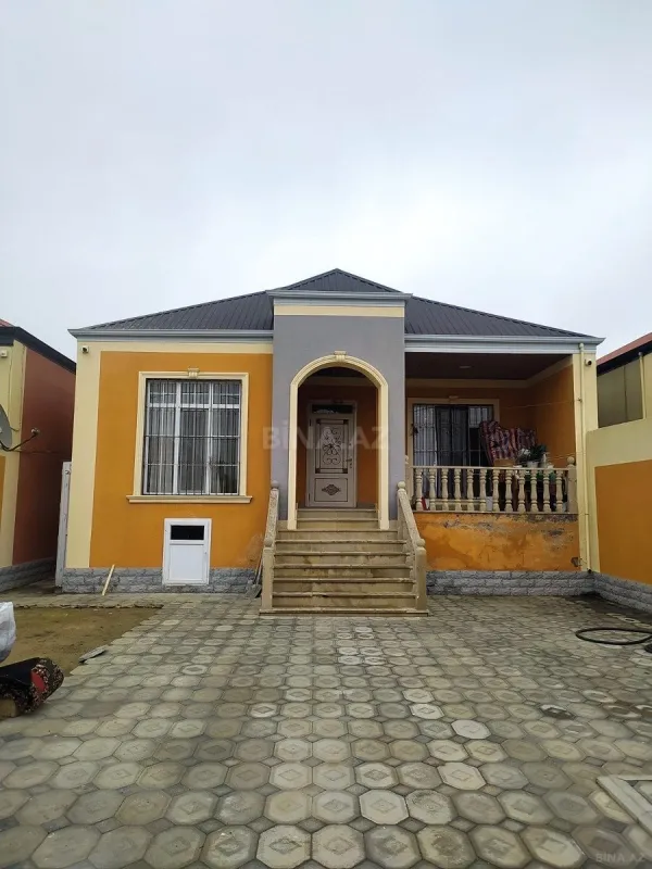Satılır 4 otaqlı həyət evi 120 m²