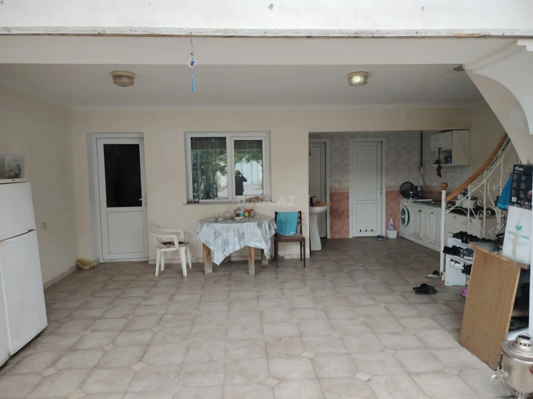 Satılır 4 otaqlı həyət evi 200 m²