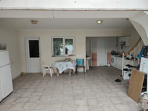Satılır 4 otaqlı həyət evi 200 m²