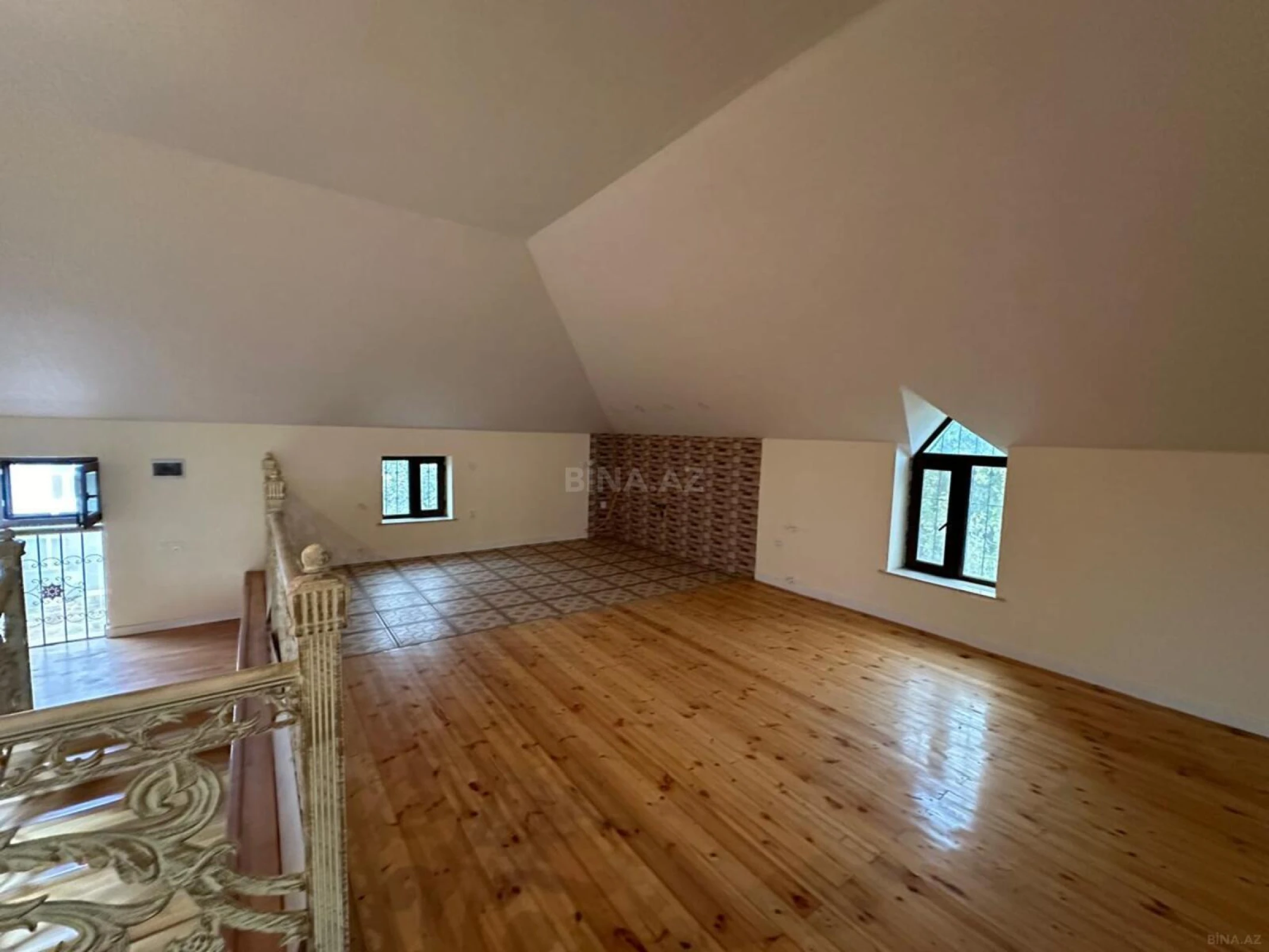 Satılır 6 otaqlı həyət evi 340 m²