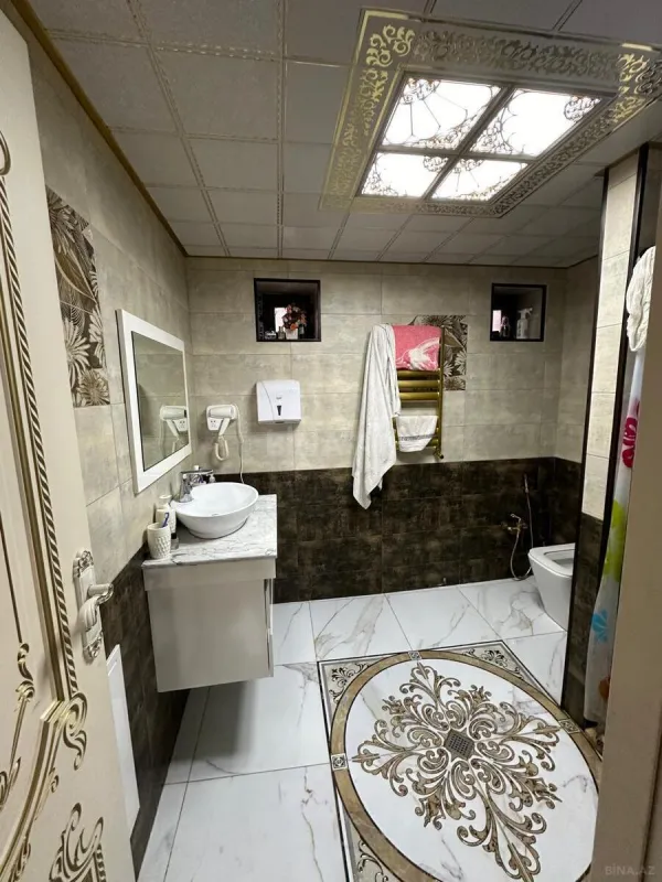 Satılır 6 otaqlı həyət evi 340 m²