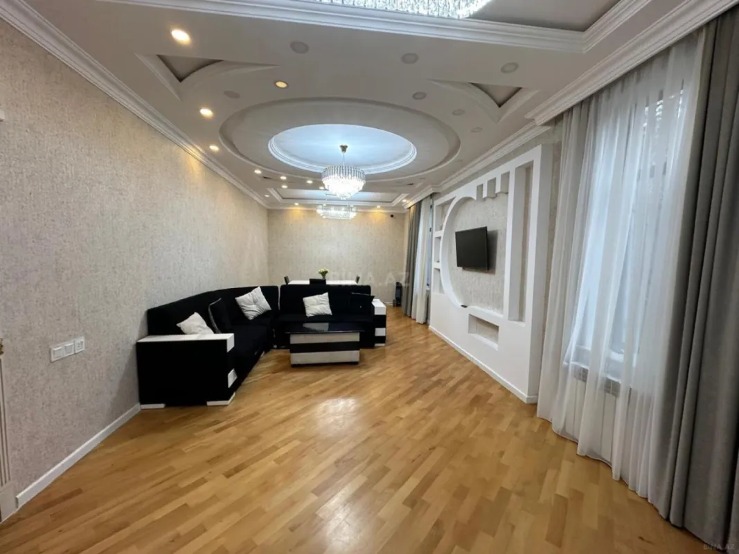 Satılır 6 otaqlı həyət evi 340 m²