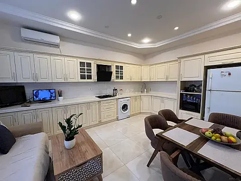 Satılır 6 otaqlı həyət evi 340 m²