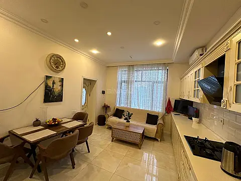 Satılır 6 otaqlı həyət evi 340 m²