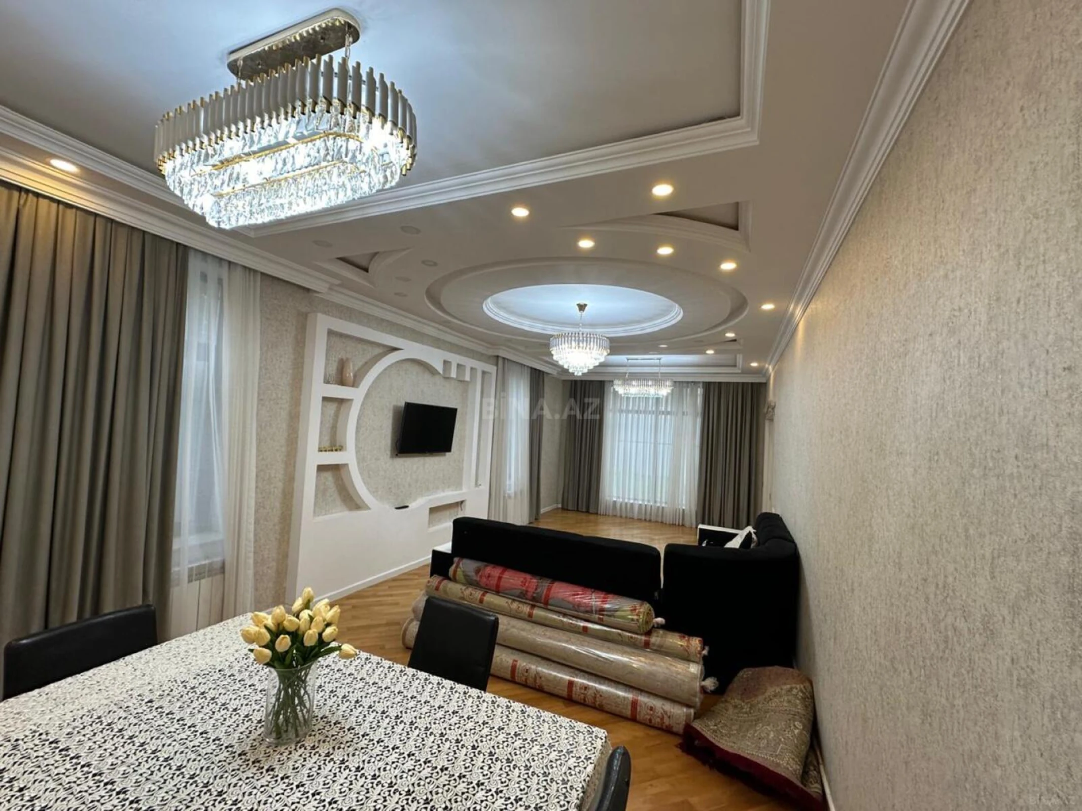 Satılır 6 otaqlı həyət evi 340 m²