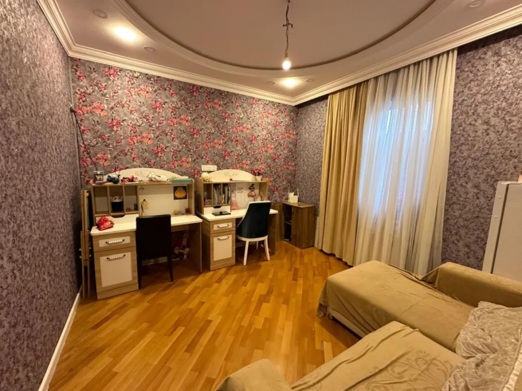 Satılır 6 otaqlı həyət evi 340 m²