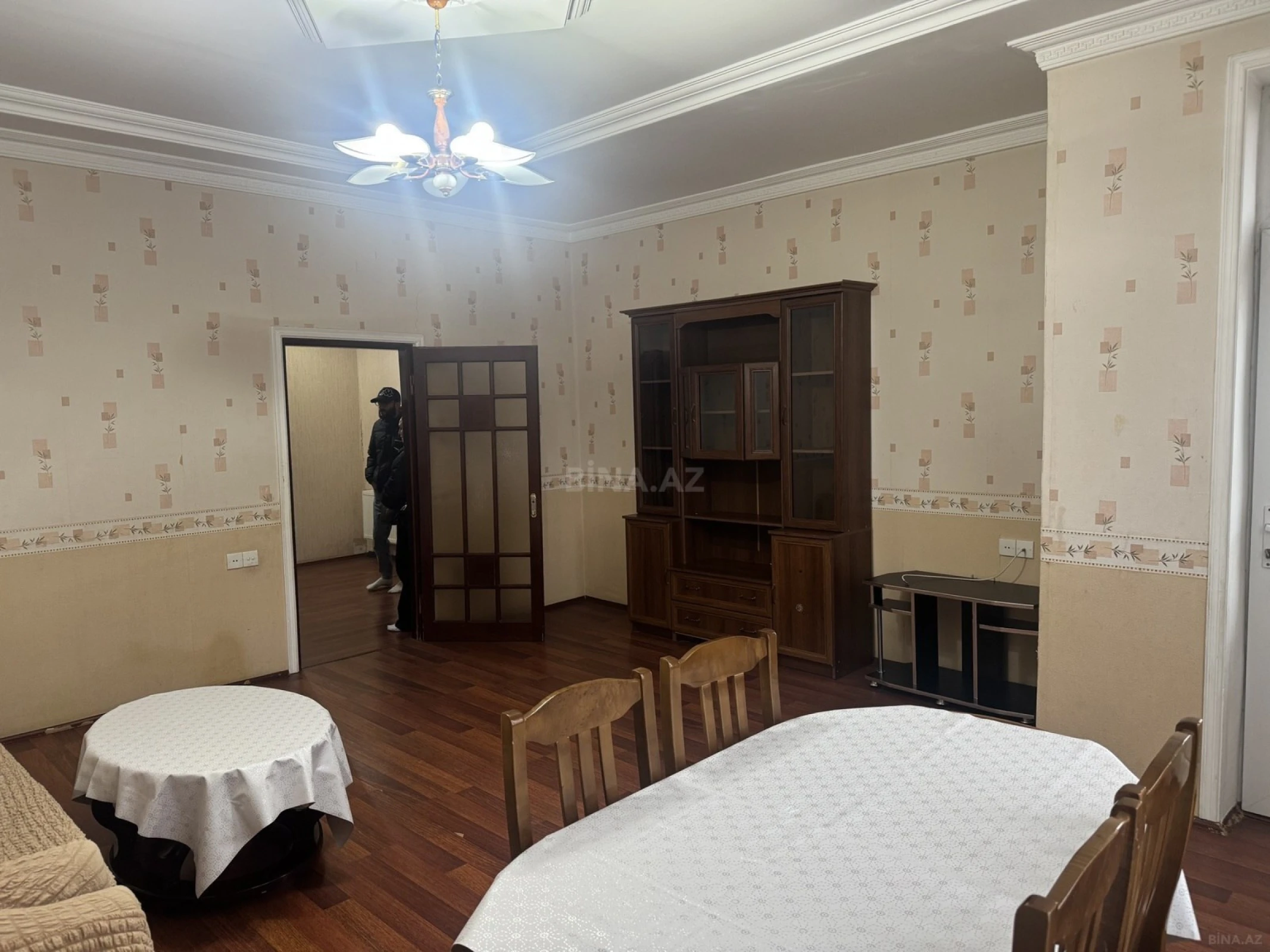 Kirayə verilir 2 otaqlı mənzil 100 m²