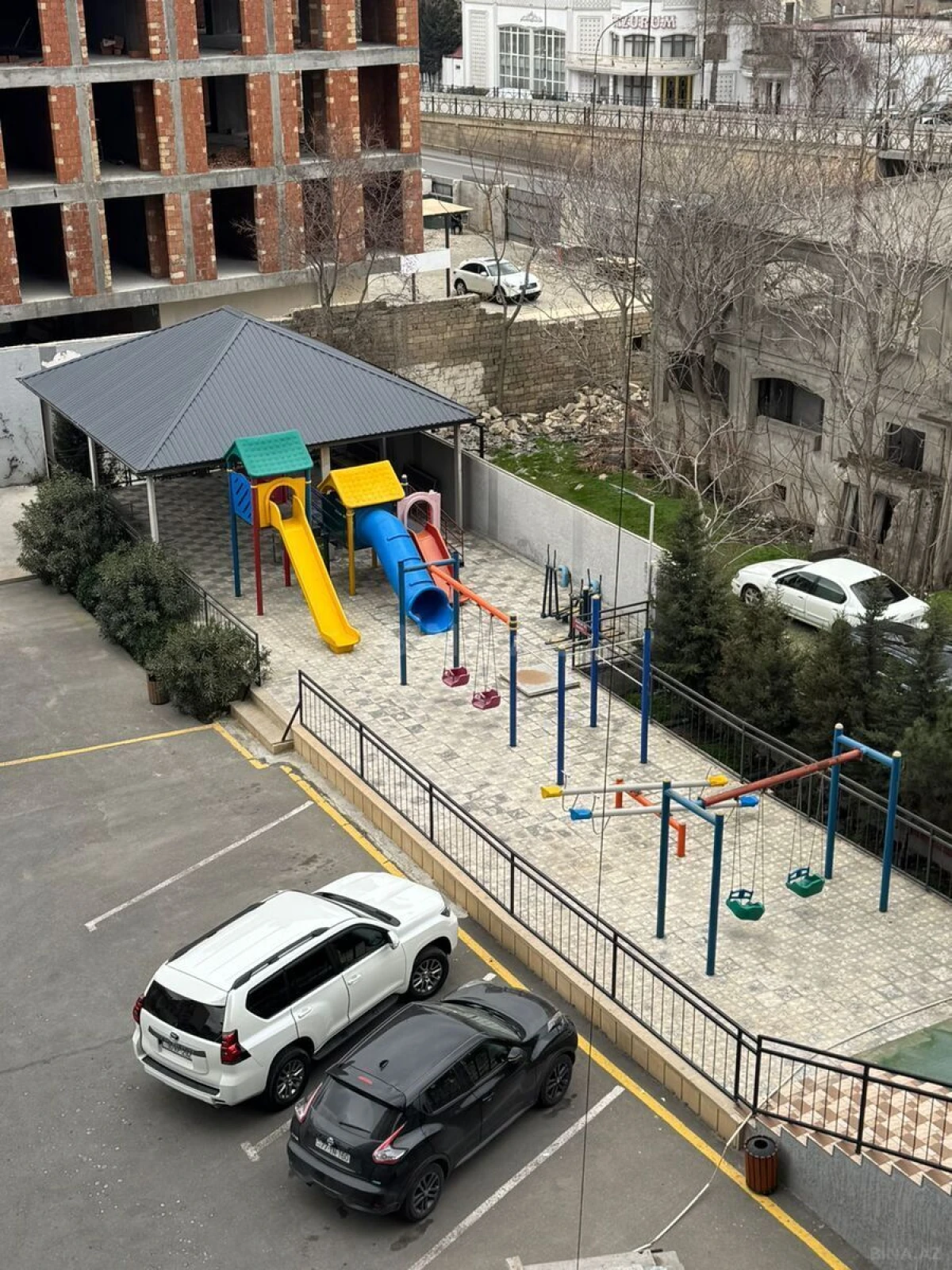 Satılır 2 otaqlı mənzil 92 m²