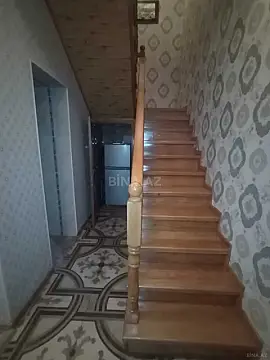 Satılır 5 otaqlı həyət evi 200 m²