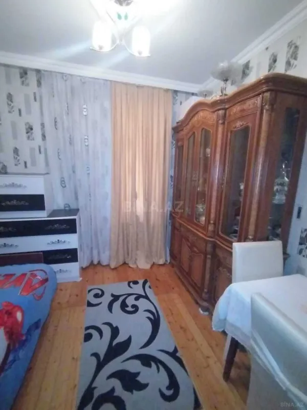 Satılır 5 otaqlı həyət evi 200 m²