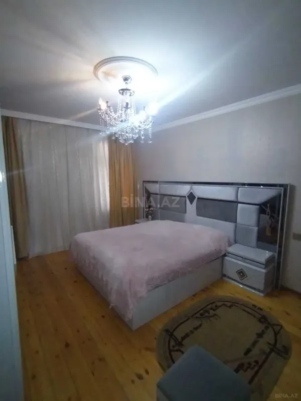 Satılır 5 otaqlı həyət evi 200 m²