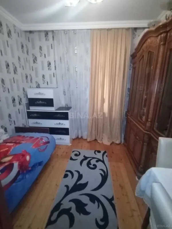 Satılır 5 otaqlı həyət evi 200 m²