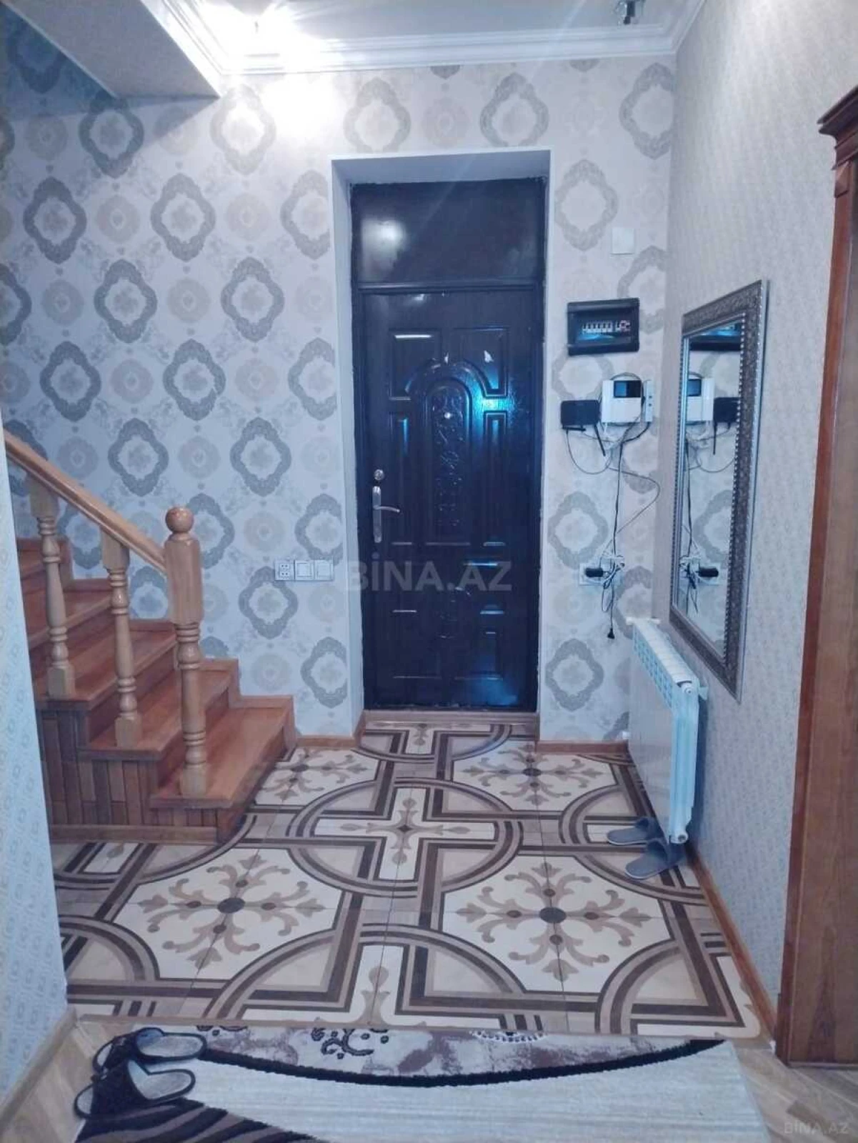 Satılır 5 otaqlı həyət evi 200 m²