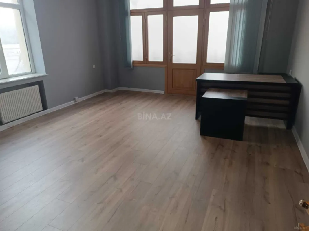 Kirayə verilir 4 otaqlı ofis 120 m²