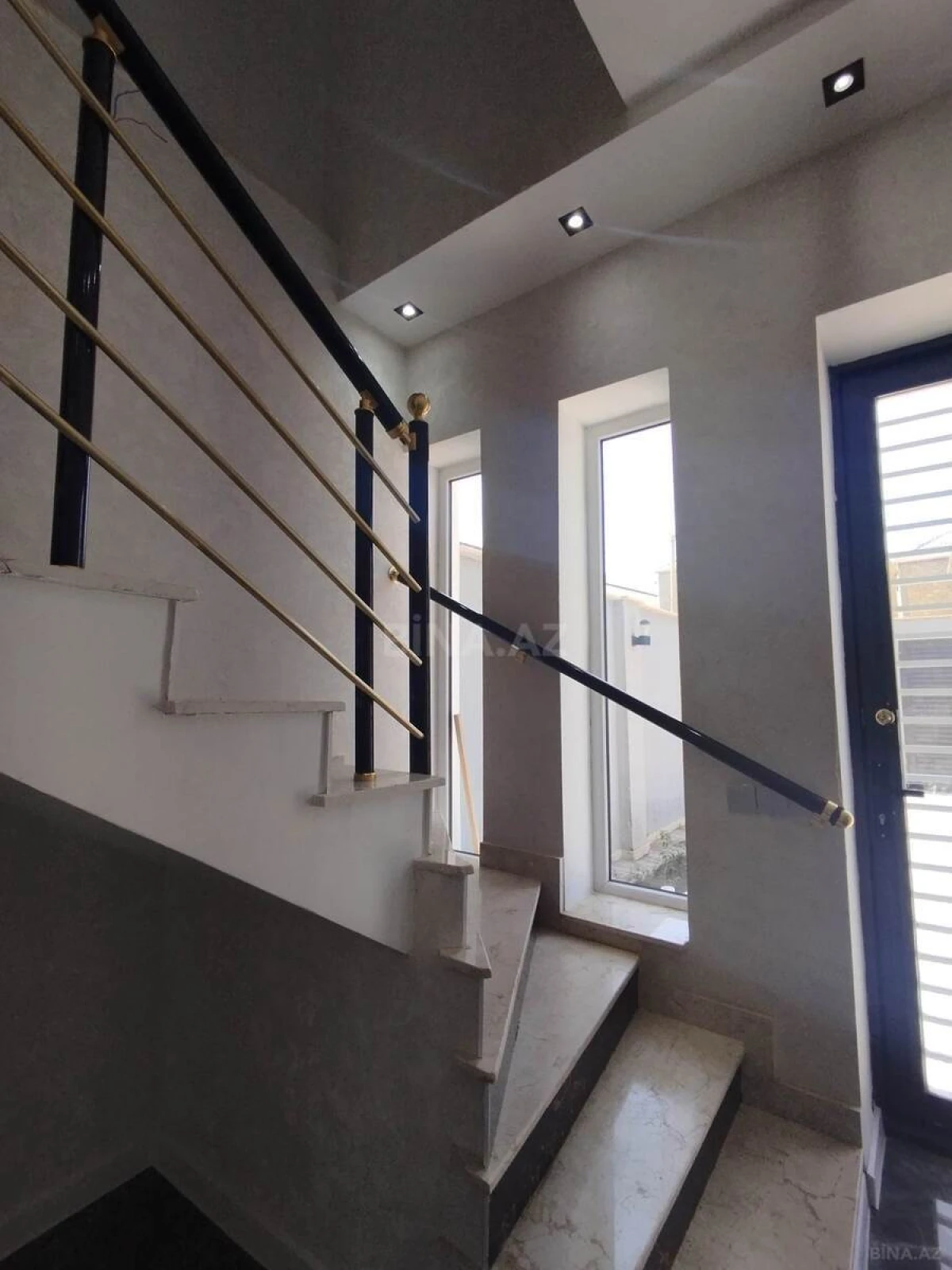 Satılır 4 otaqlı həyət evi 120 m²