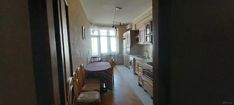 Satılır 3 otaqlı mənzil 125 m²