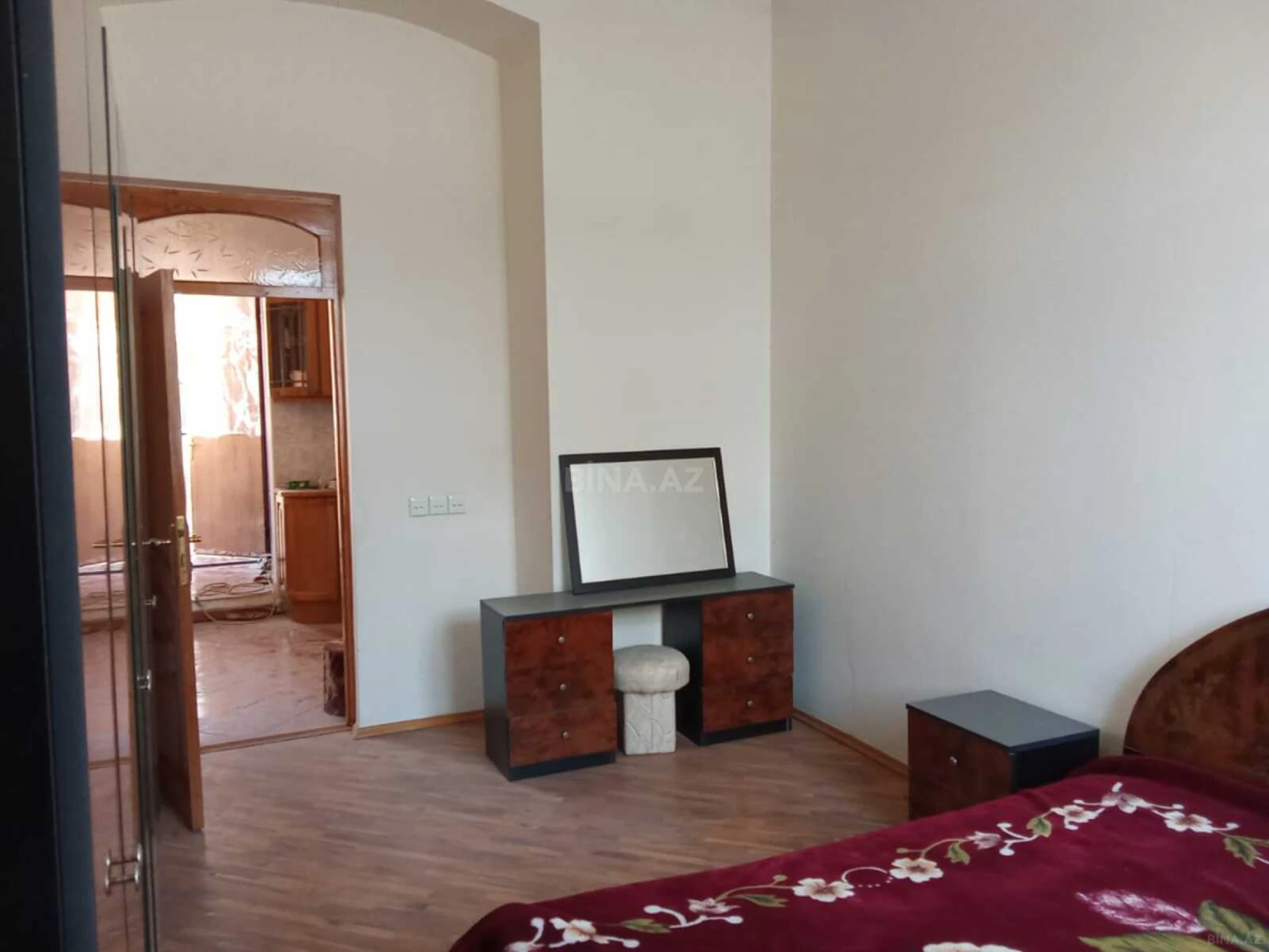 Satılır 3 otaqlı mənzil 120 m²