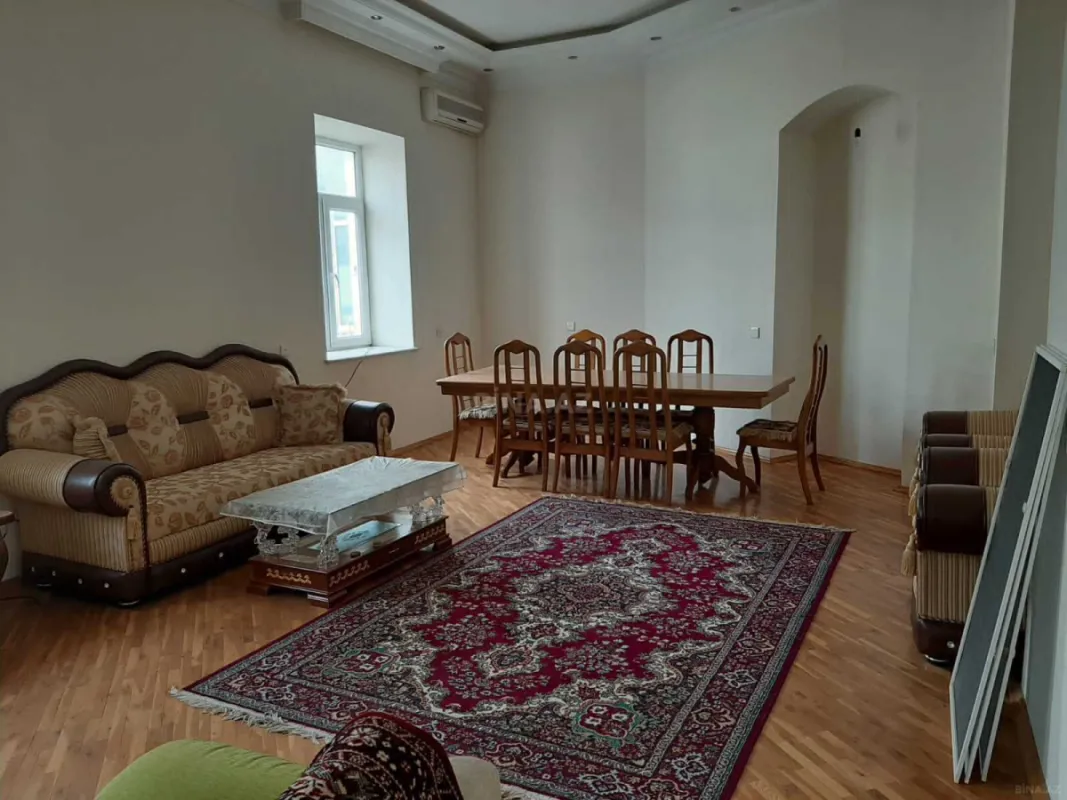 Satılır 3 otaqlı mənzil 120 m²