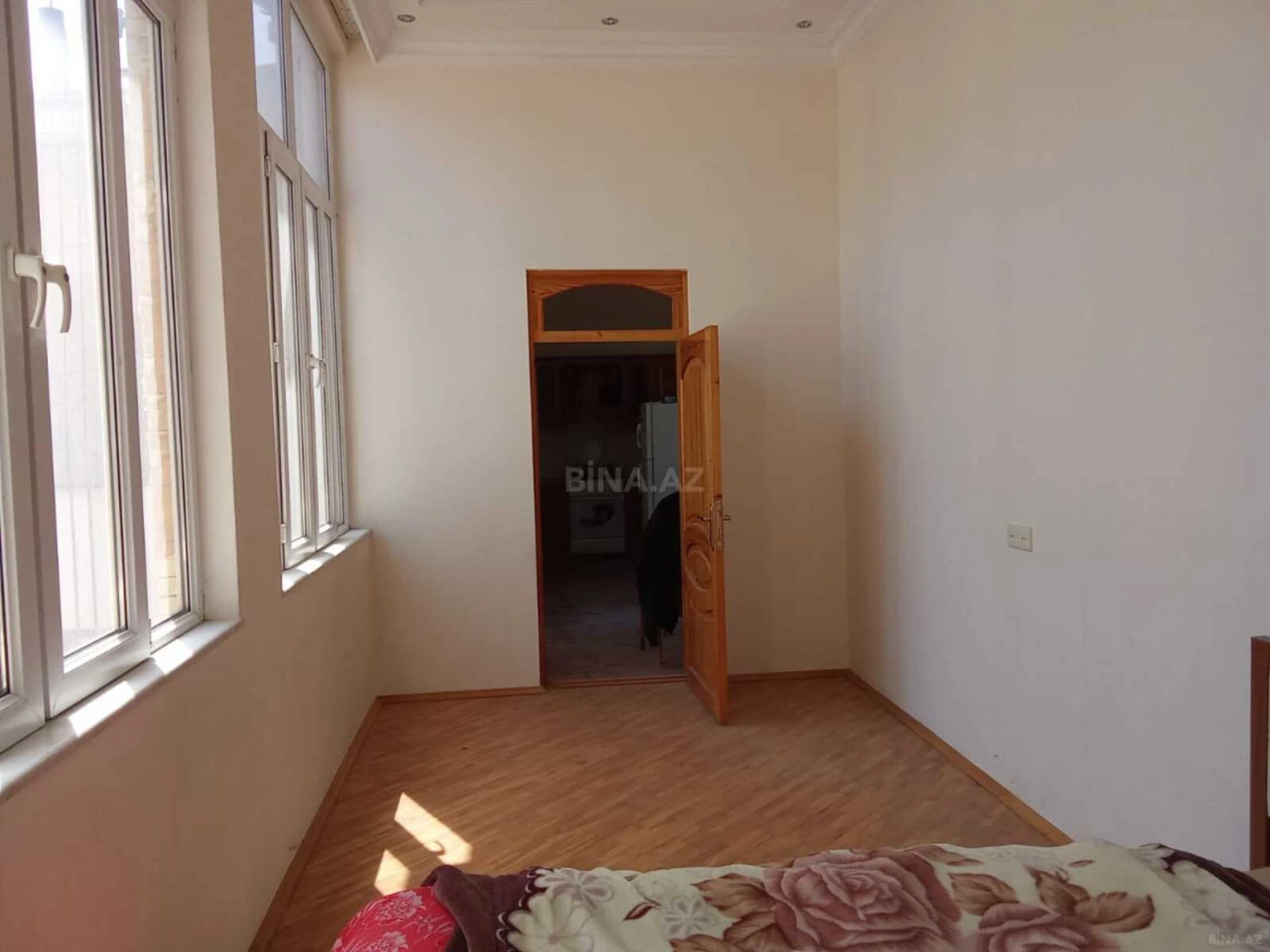 Satılır 3 otaqlı mənzil 120 m²
