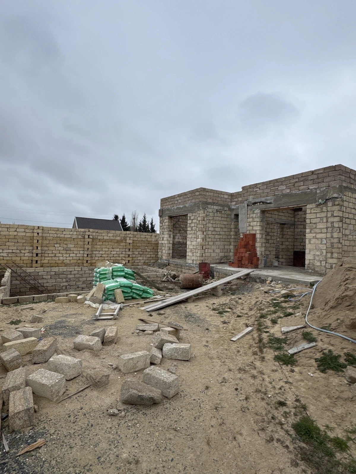 Satılır 3 otaqlı həyət evi 130 m²