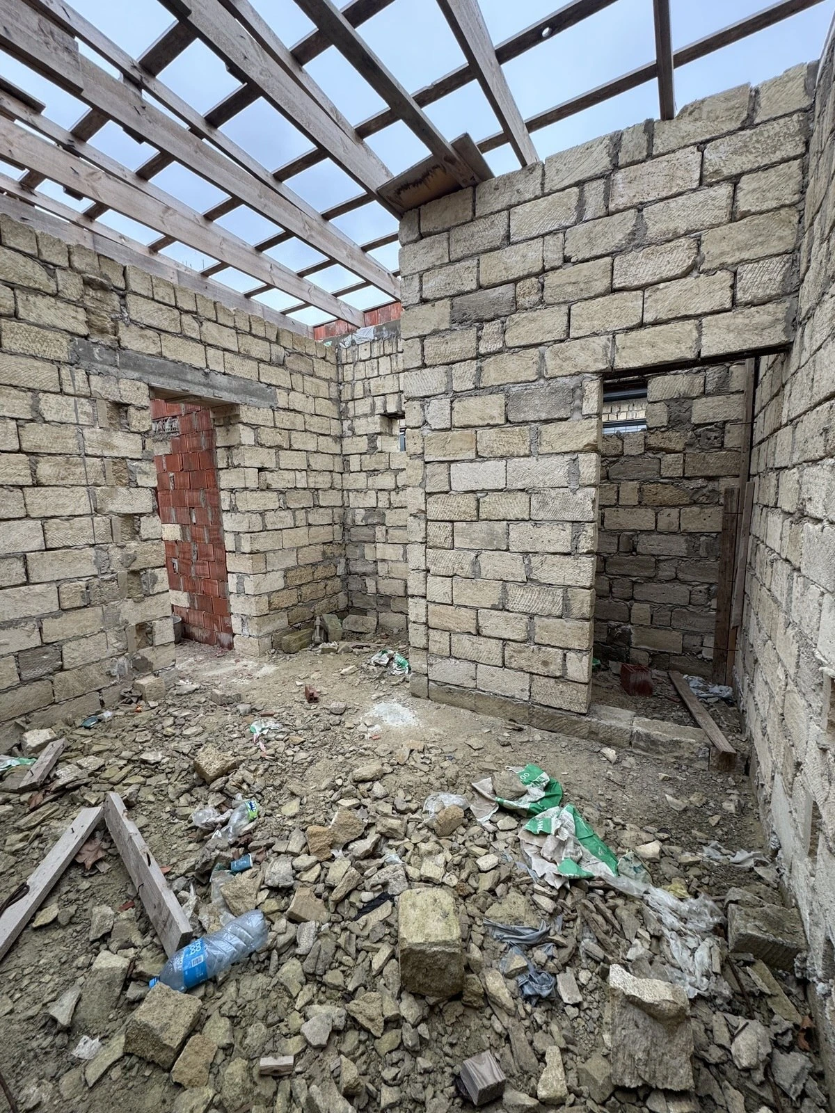 Satılır 3 otaqlı həyət evi 130 m²