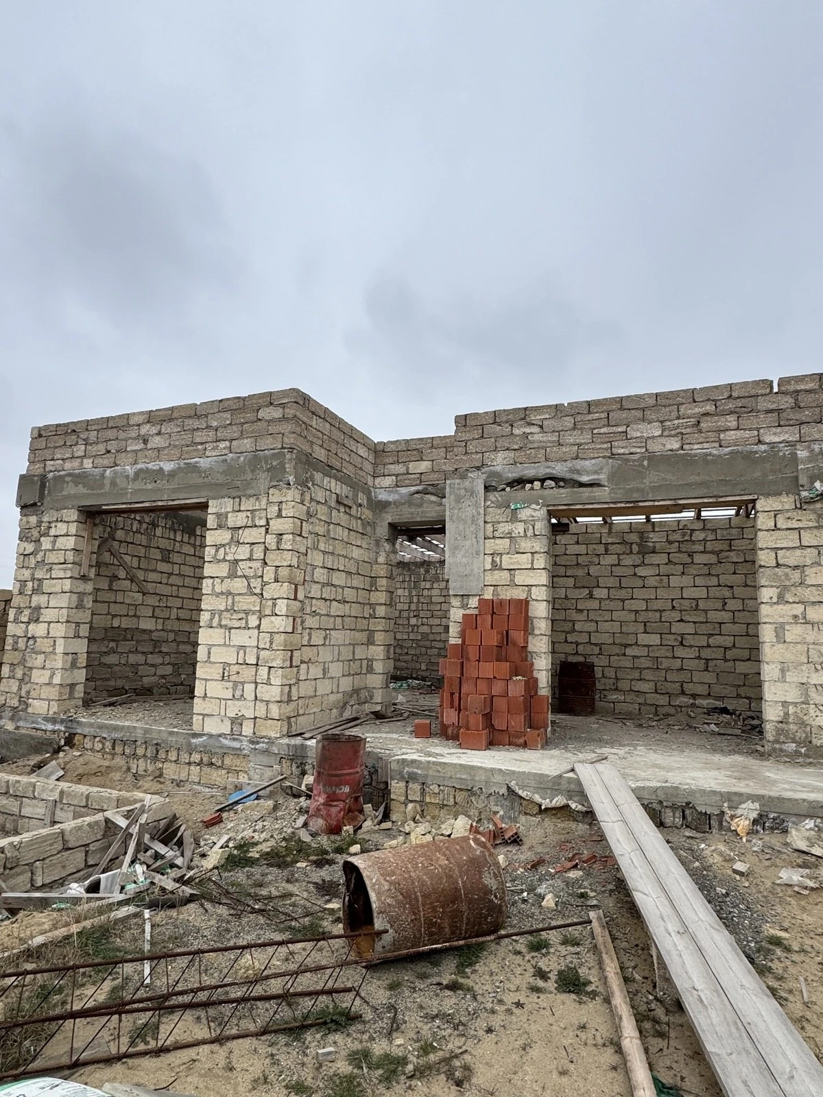 Satılır 3 otaqlı həyət evi 130 m²