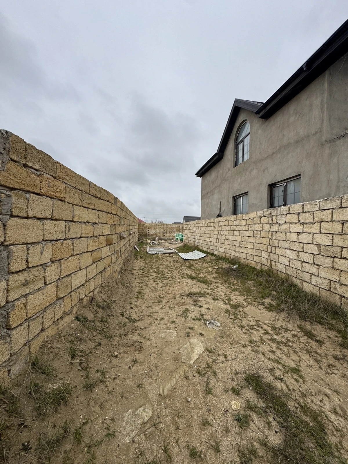 Satılır 3 otaqlı həyət evi 130 m²