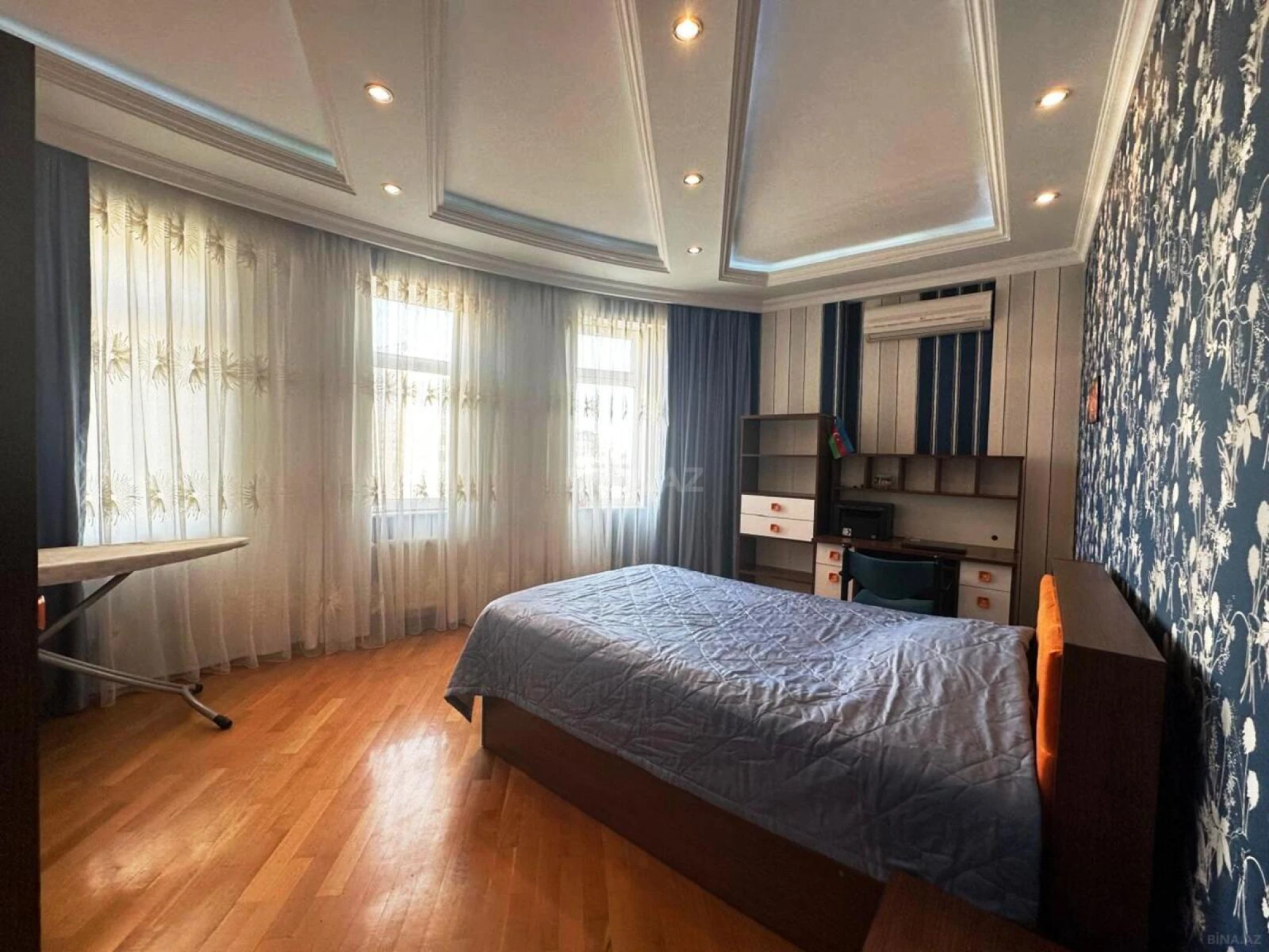 Kirayə verilir 4 otaqlı mənzil 150 m²