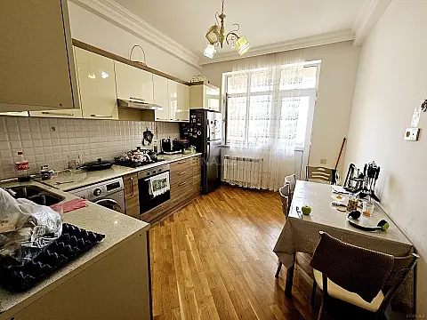 Satılır 3 otaqlı mənzil 90 m²