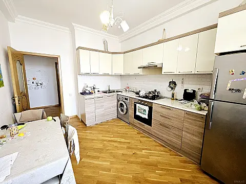 Satılır 3 otaqlı mənzil 90 m²