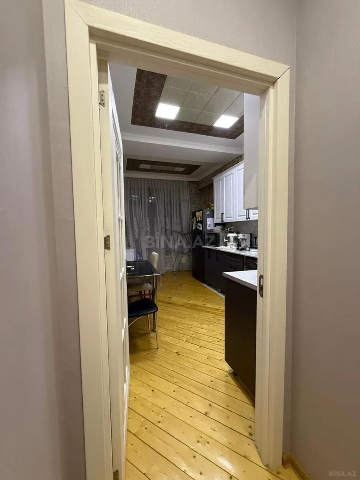Kirayə verilir 2 otaqlı mənzil 85 m²