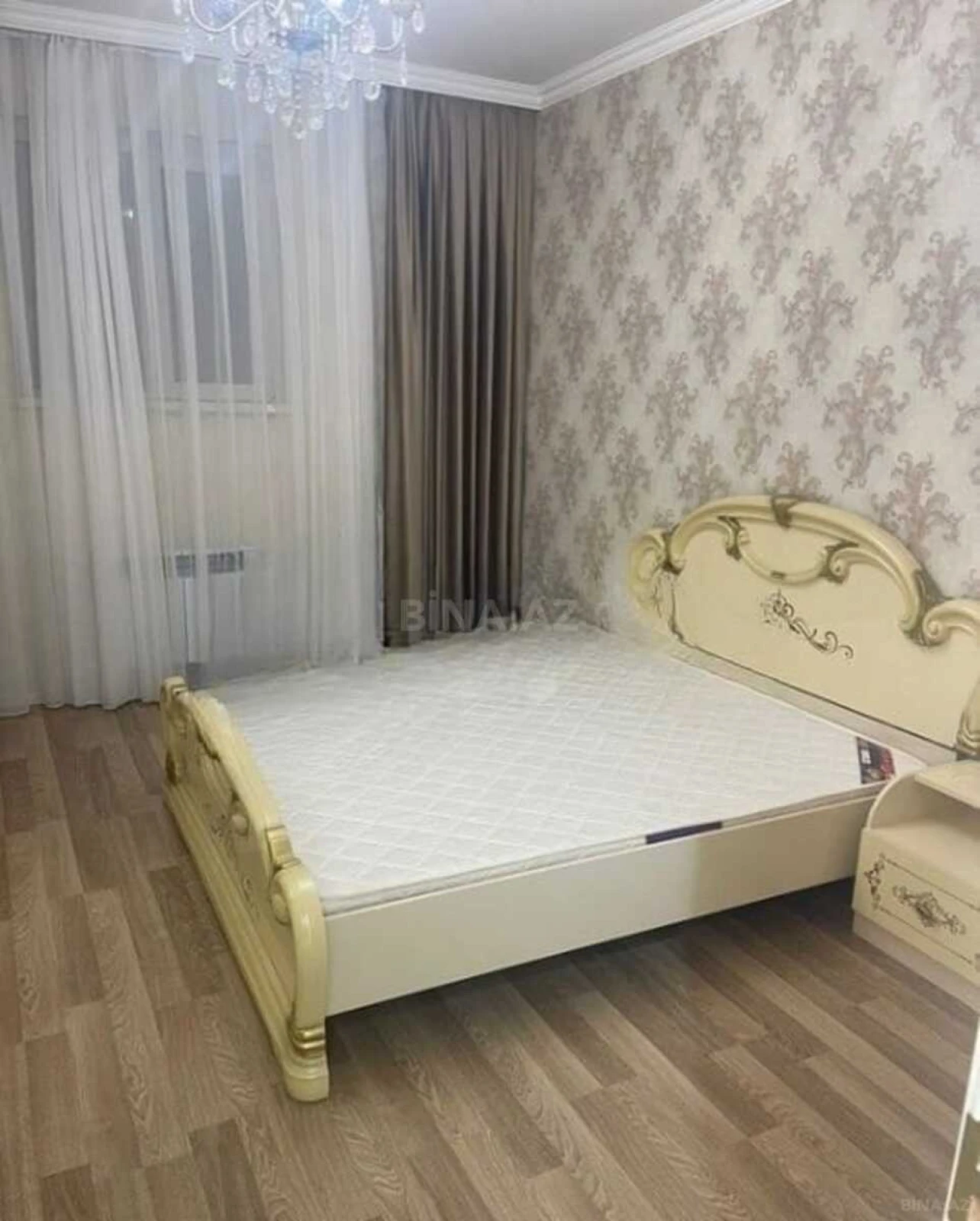 Kirayə verilir 2 otaqlı mənzil 90 m²