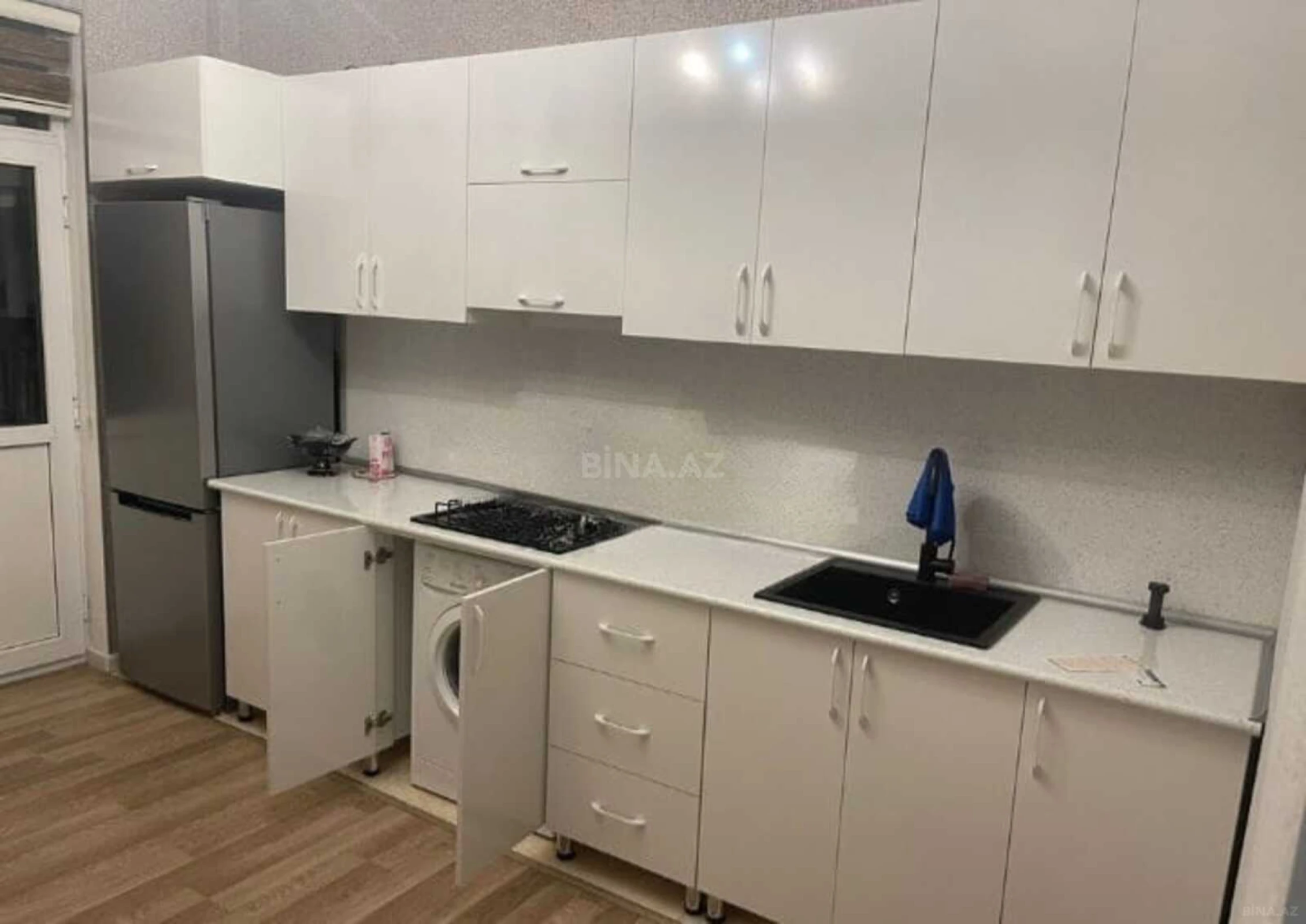 Kirayə verilir 2 otaqlı mənzil 90 m²