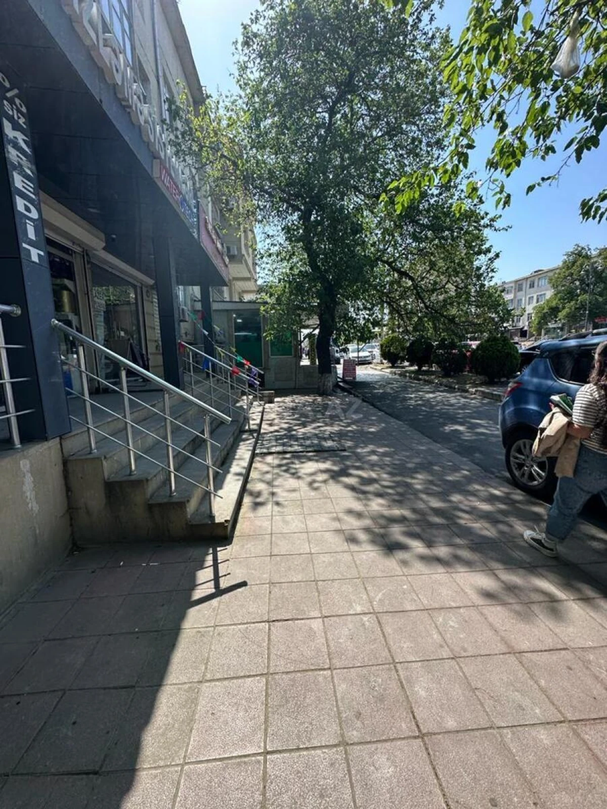 Satılır 4 otaqlı mənzil 75 m²