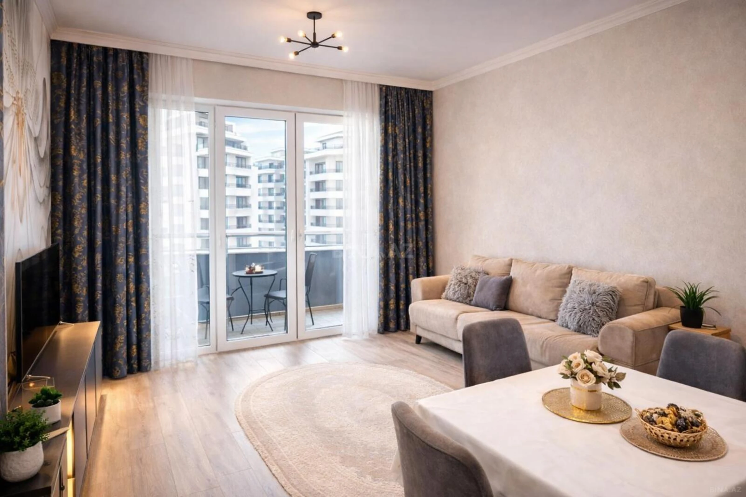 Satılır 2 otaqlı mənzil 81 m²