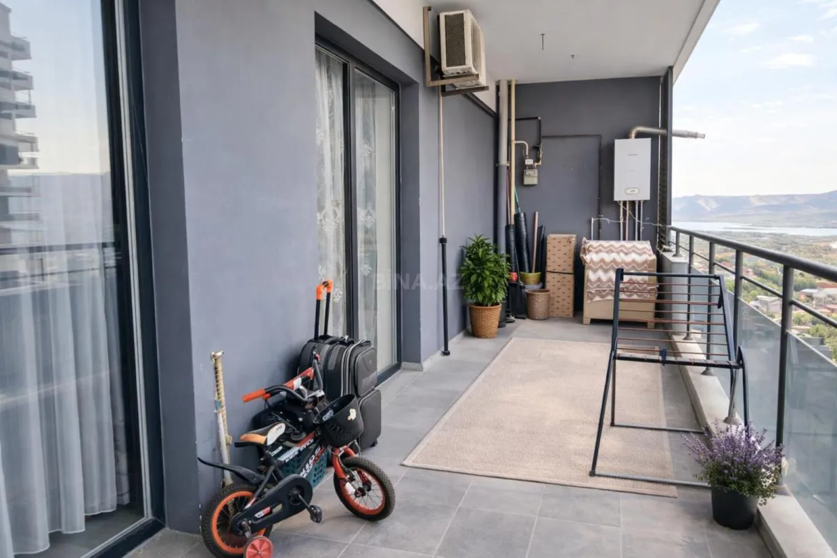 Satılır 2 otaqlı mənzil 81 m²