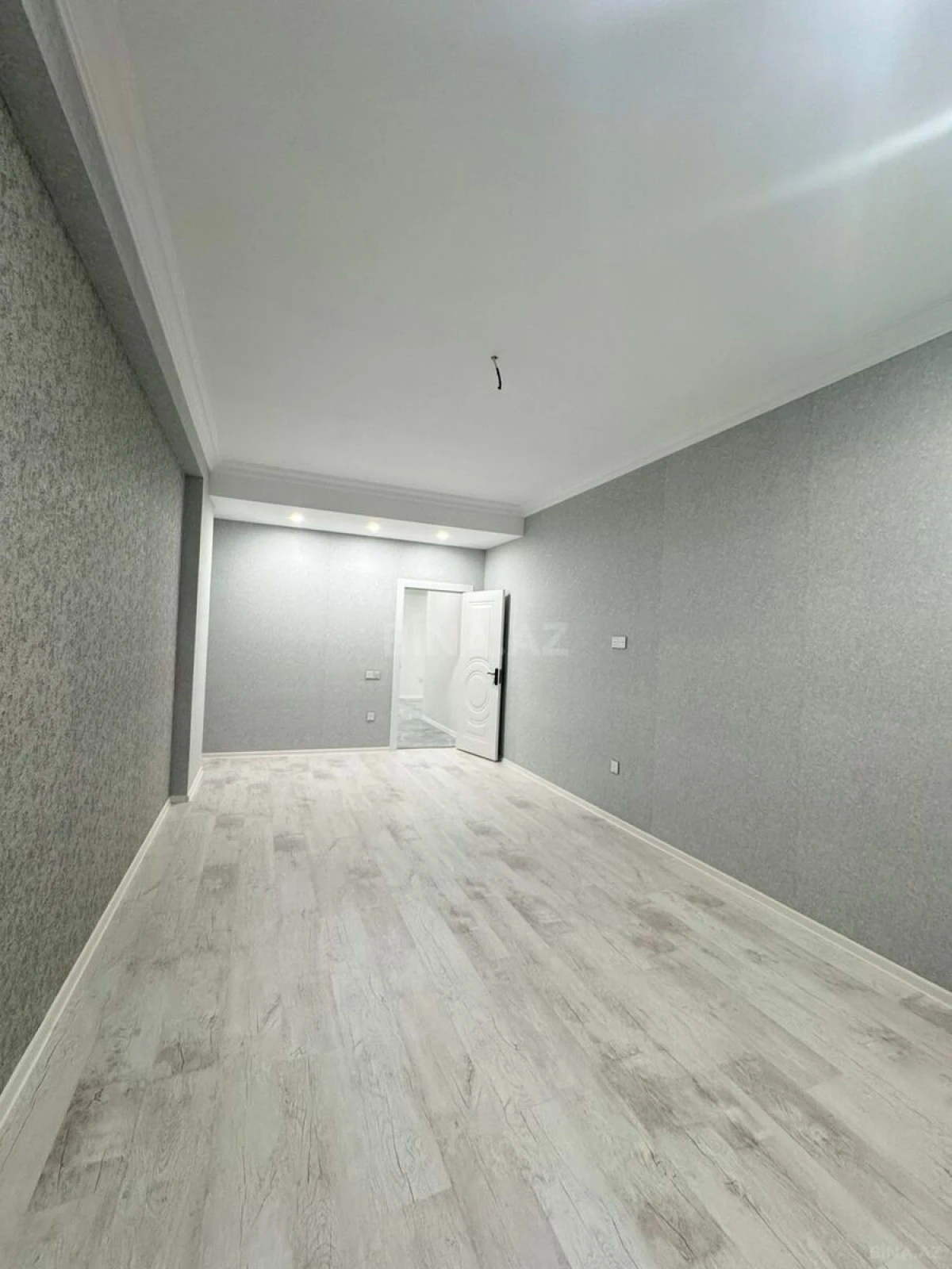 Satılır 3 otaqlı mənzil 124 m²