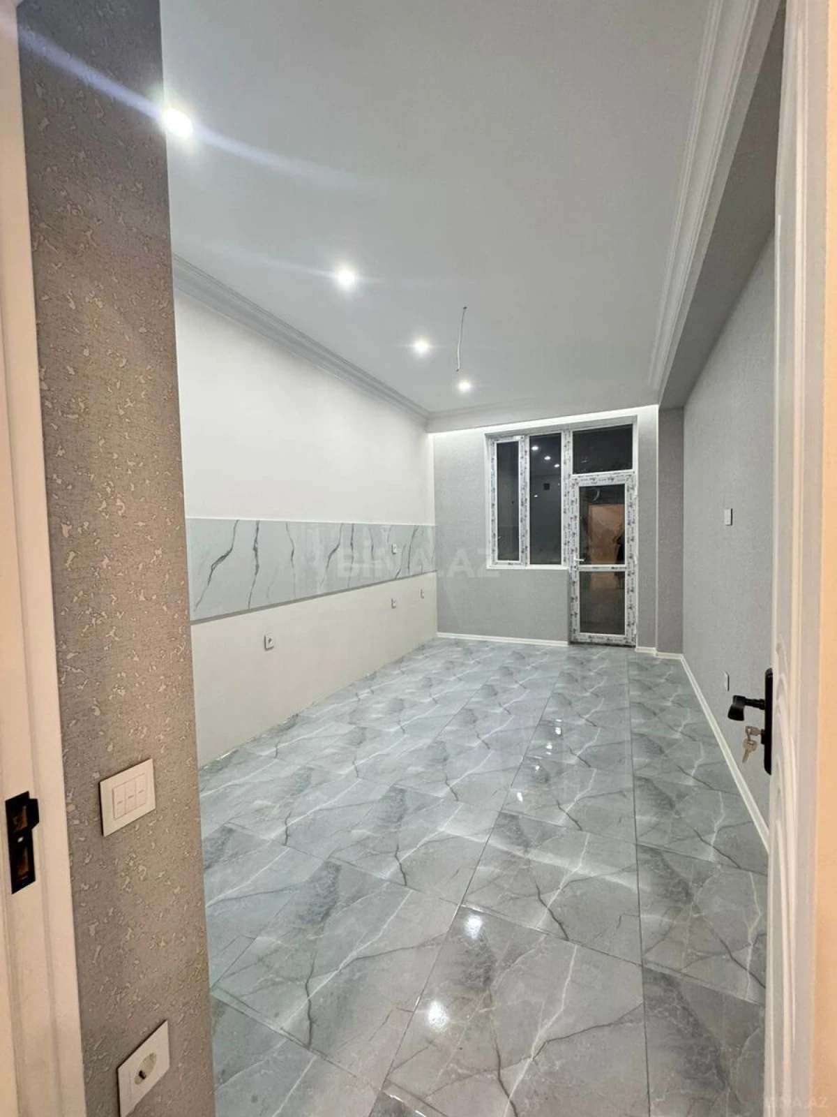 Satılır 3 otaqlı mənzil 124 m²