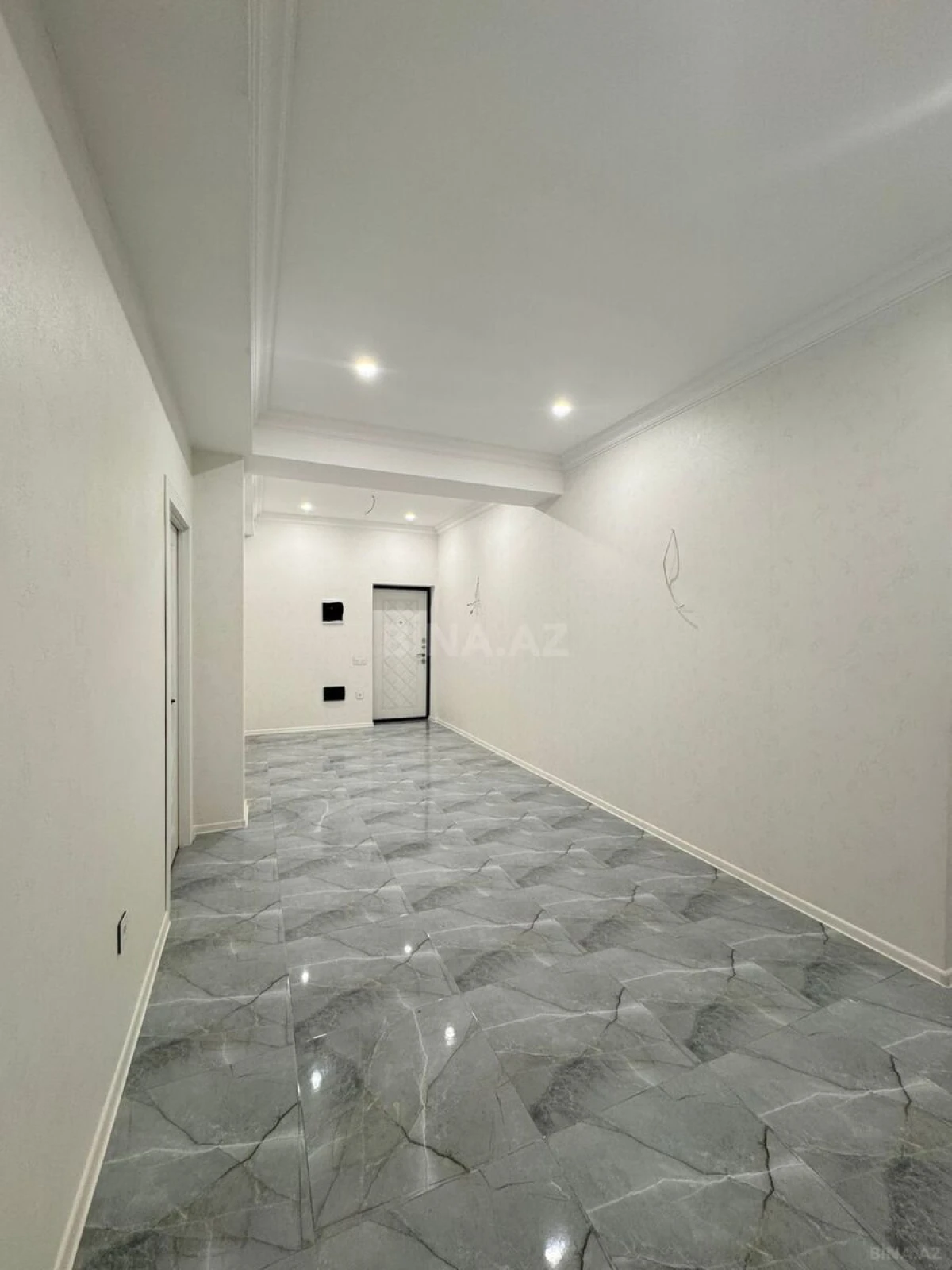 Satılır 3 otaqlı mənzil 124 m²