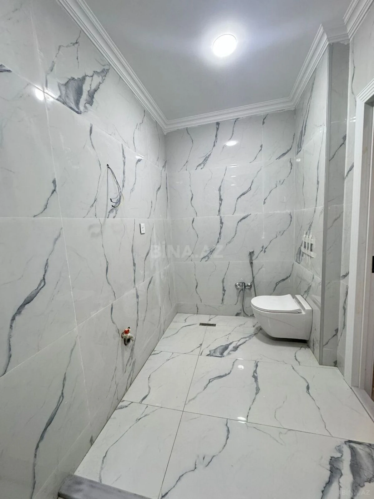 Satılır 3 otaqlı mənzil 124 m²