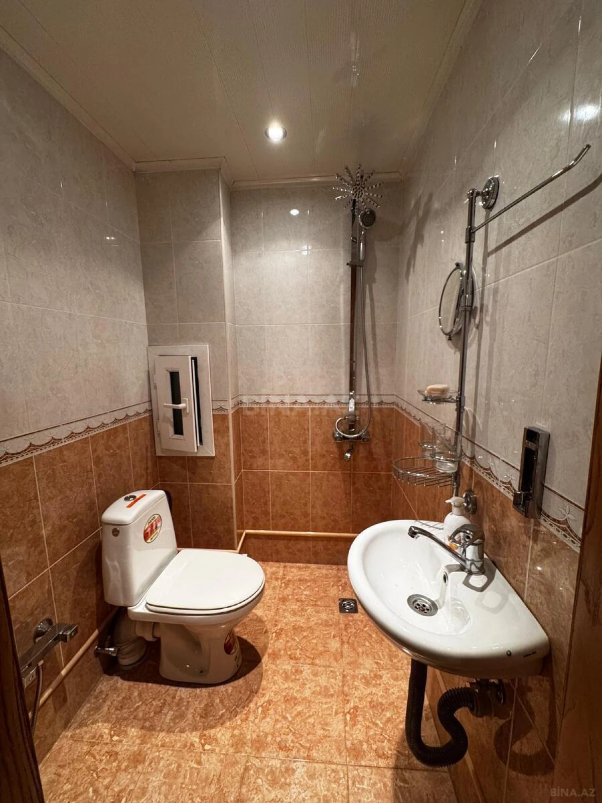 Satılır 4 otaqlı mənzil 200 m²