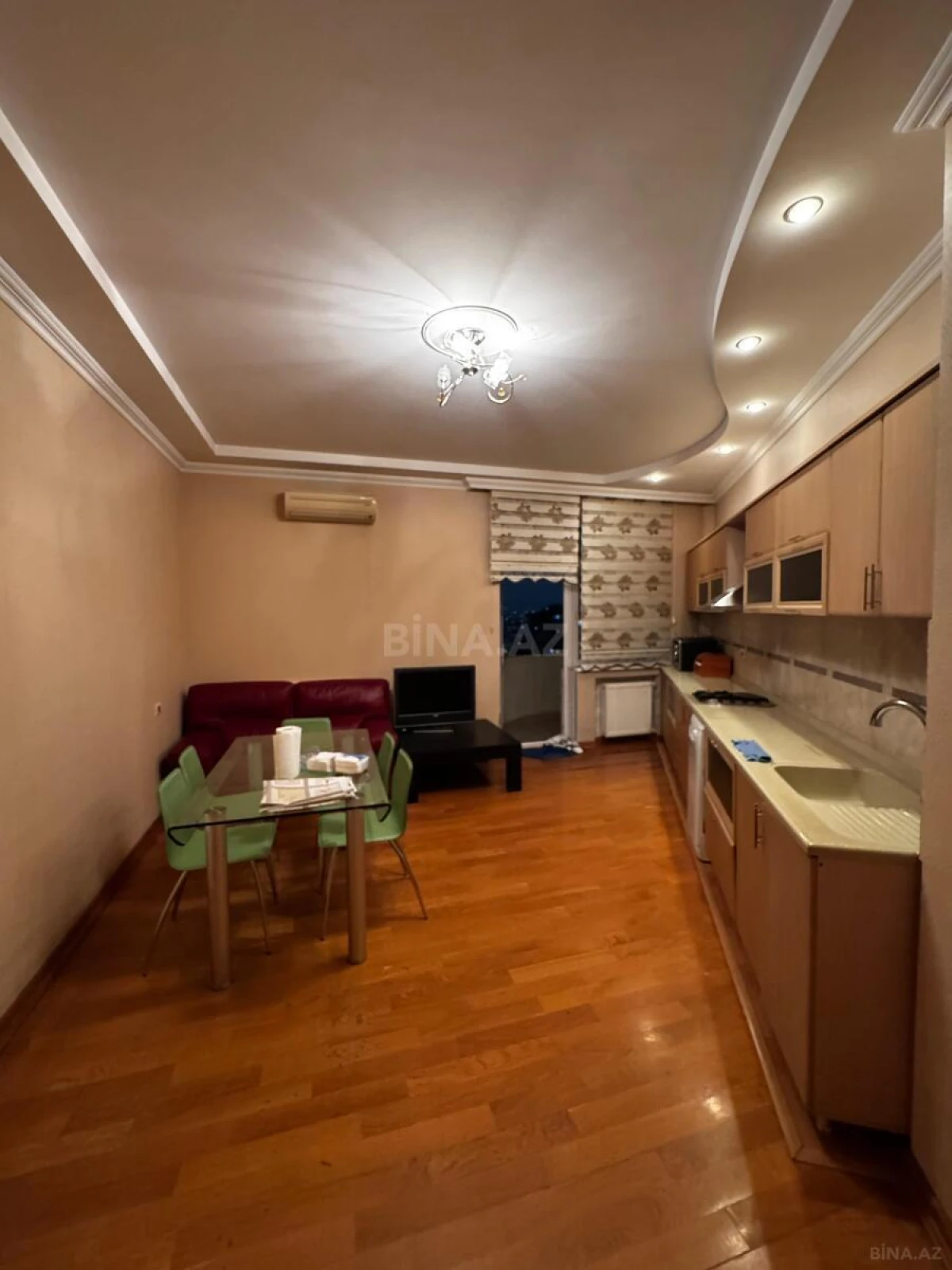 Satılır 4 otaqlı mənzil 200 m²
