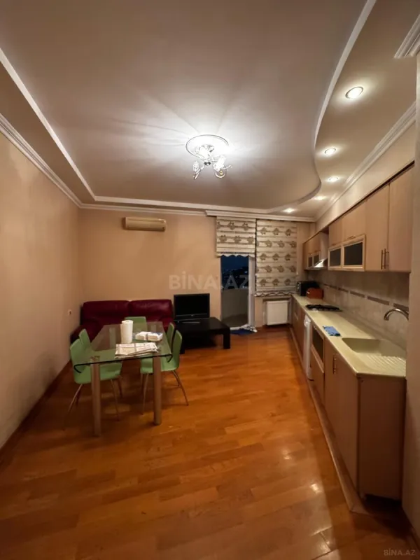 Satılır 4 otaqlı mənzil 200 m²