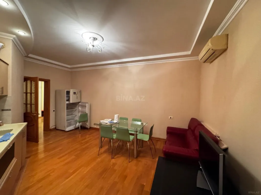 Satılır 4 otaqlı mənzil 200 m²