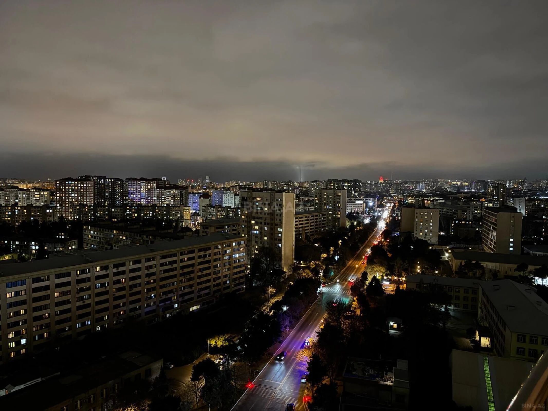 Satılır 4 otaqlı mənzil 200 m²