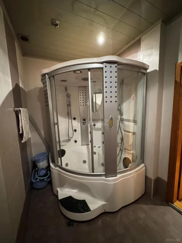 Satılır 4 otaqlı mənzil 200 m²