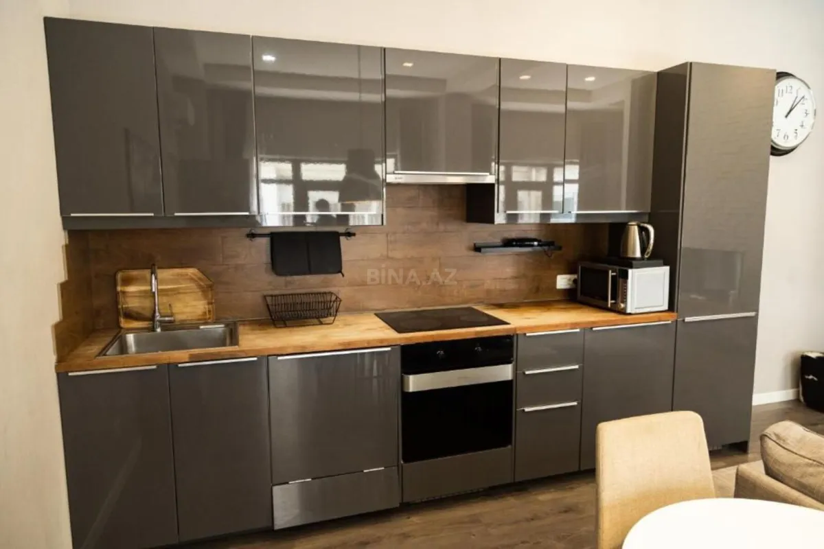 Kirayə verilir 2 otaqlı mənzil 90 m²
