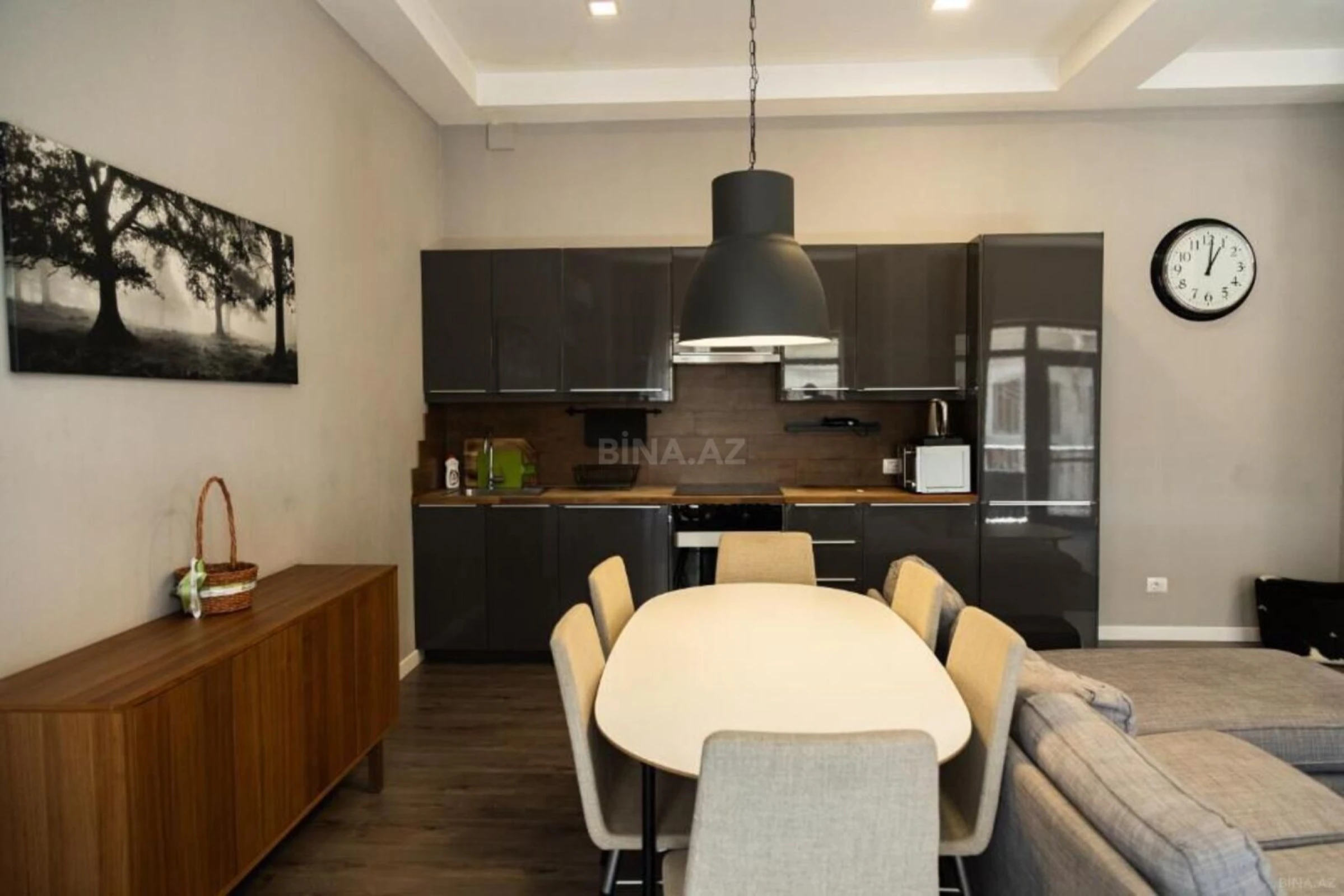 Kirayə verilir 2 otaqlı mənzil 90 m²